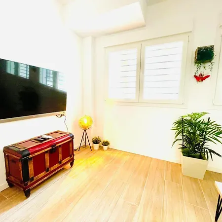 Completo Y En Apartament Malaga